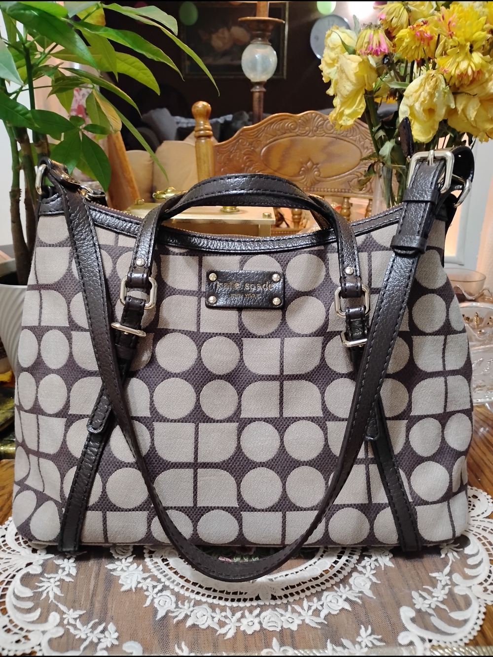 KATE SPADE ♠️ NEW York! Beige & Brown Kate Spade Pattern with Brown Leather Trim
